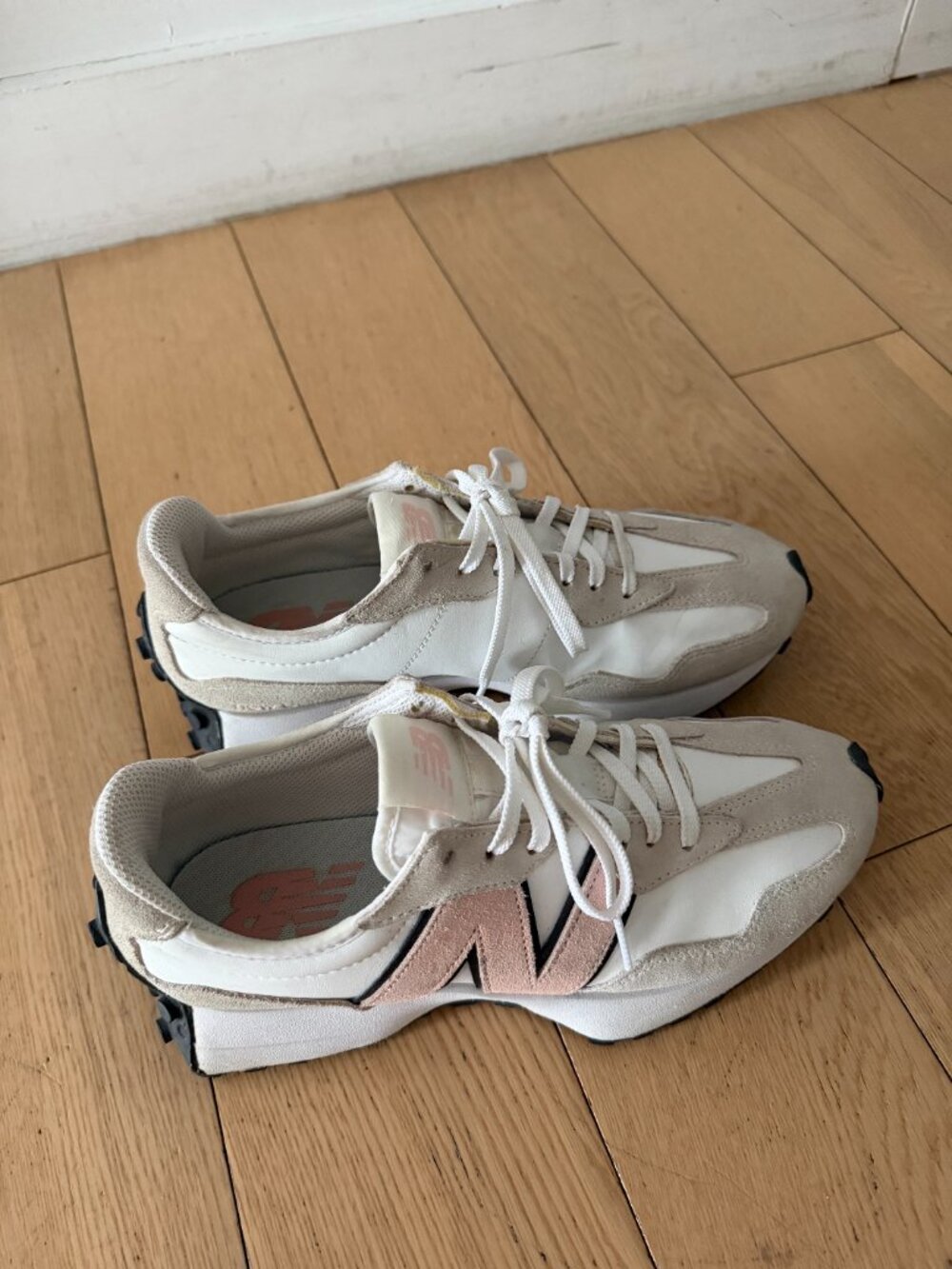 New Balance 327 Sneakers Cream Pink Black Women’s Size 9 Worn Once - Picture 6 of 7